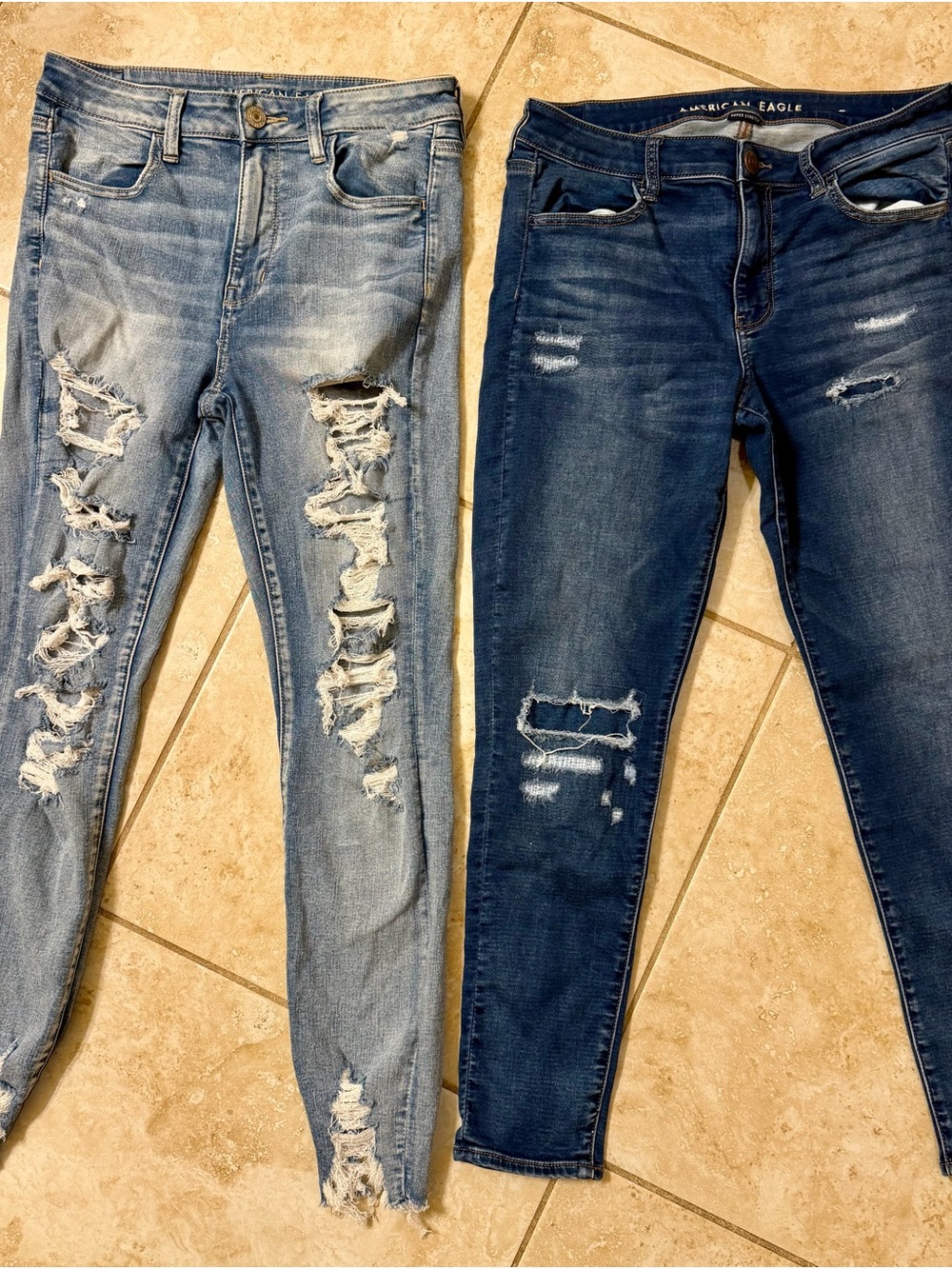 American Eagle Outfitters Two-Pair Distressed Light and Dark Blue Jeggings 12❤️